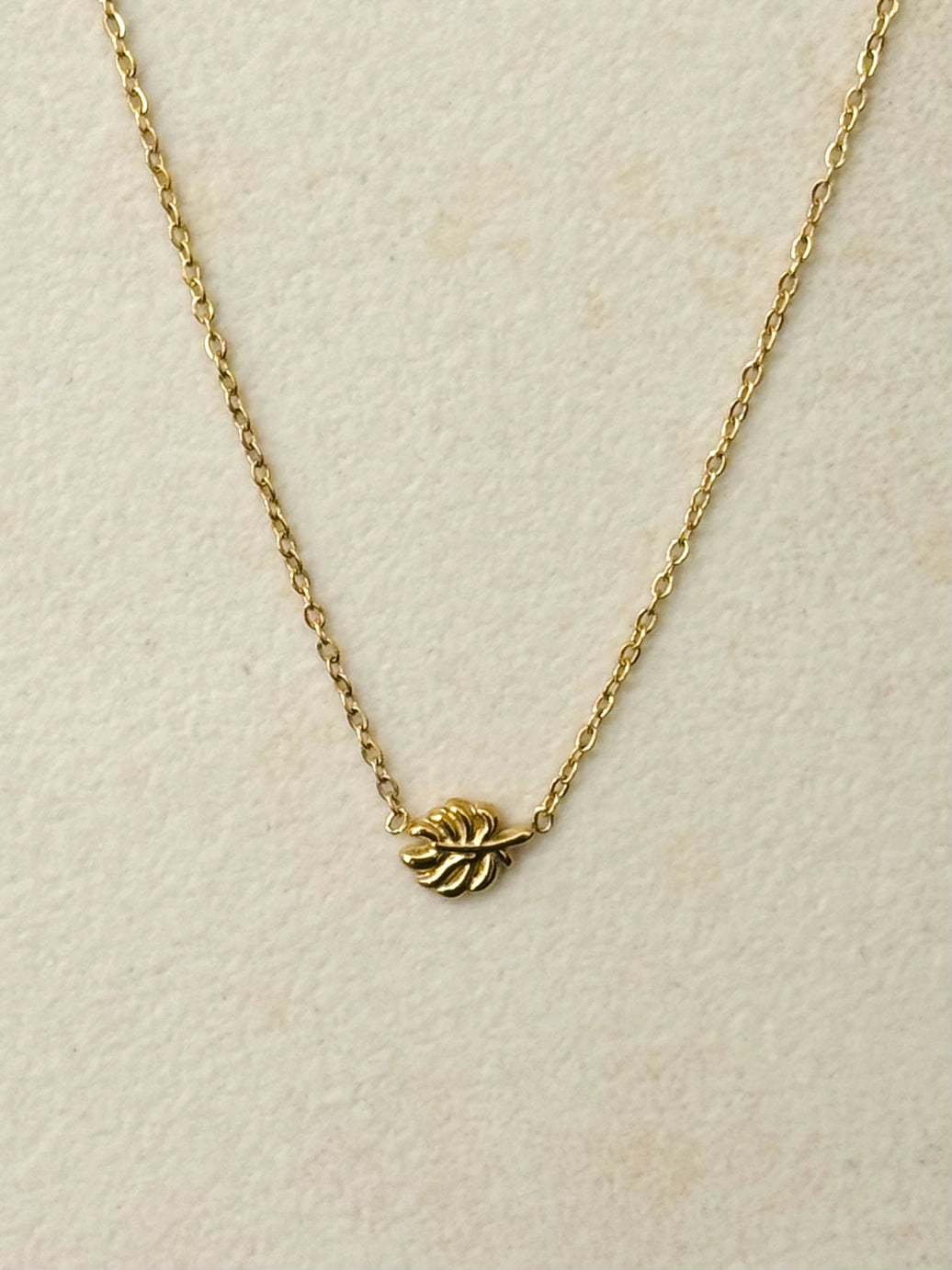 Minimal Monstera Leaf Necklace  Cassette Barcelona