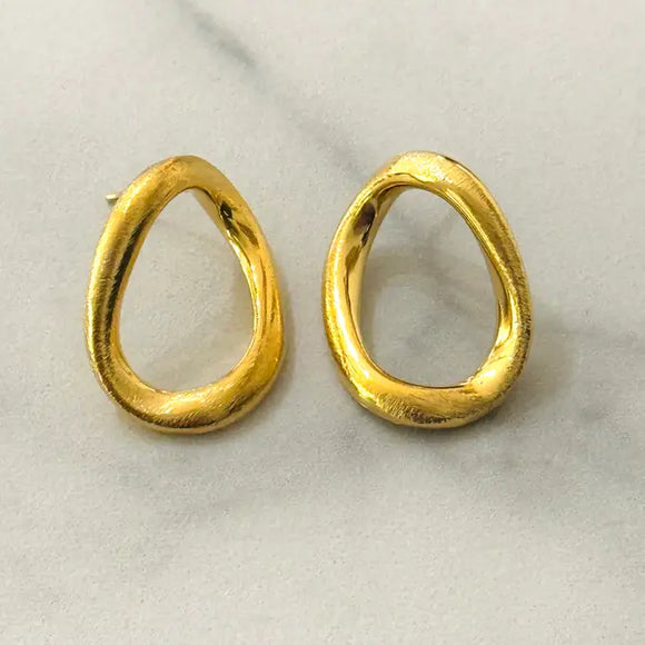 Big Gap Brushed Gold Stud Earrings   