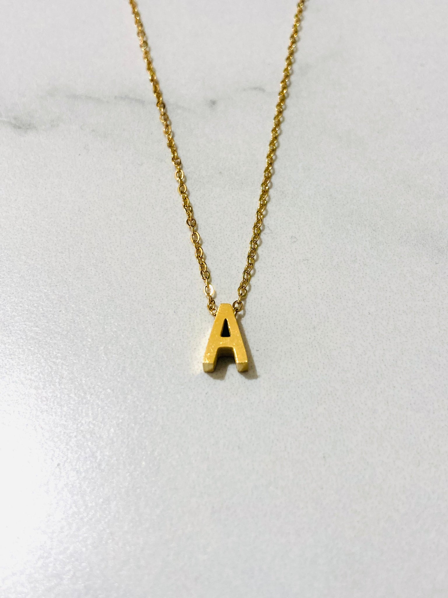 Initial Charm Necklace M Gold – Cassette Barcelona